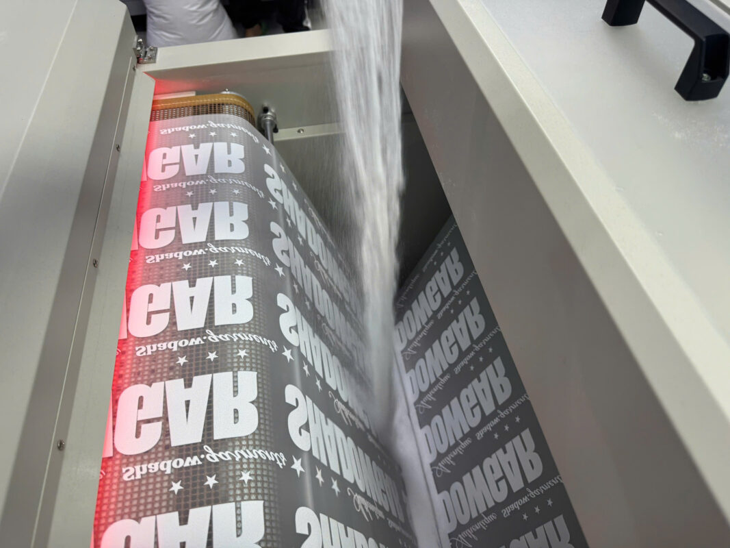rắc bột keo chuyên dụng